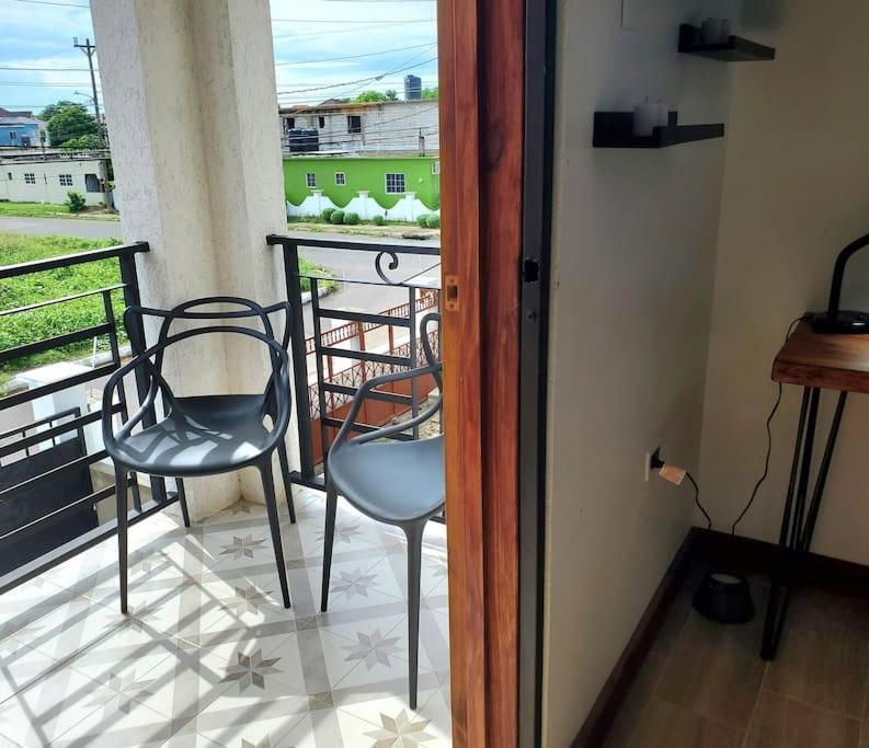 'the Solace' New Luxury Modern 1bed 1bath Apt.